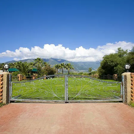 Presa Di Finica & Resort 5*