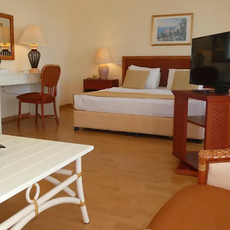 Presa Di Finica & 5* Finike